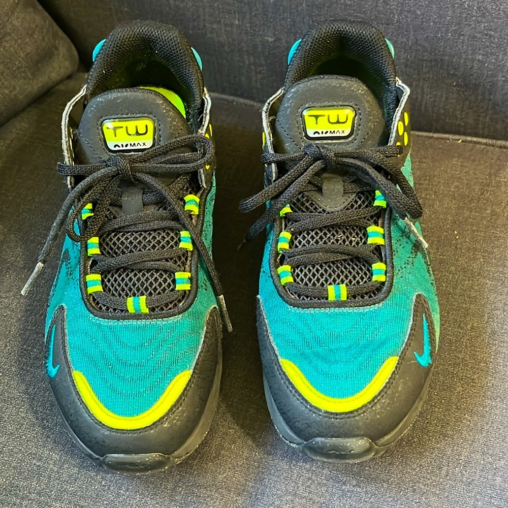 Nike AirMax Youth Size 5
